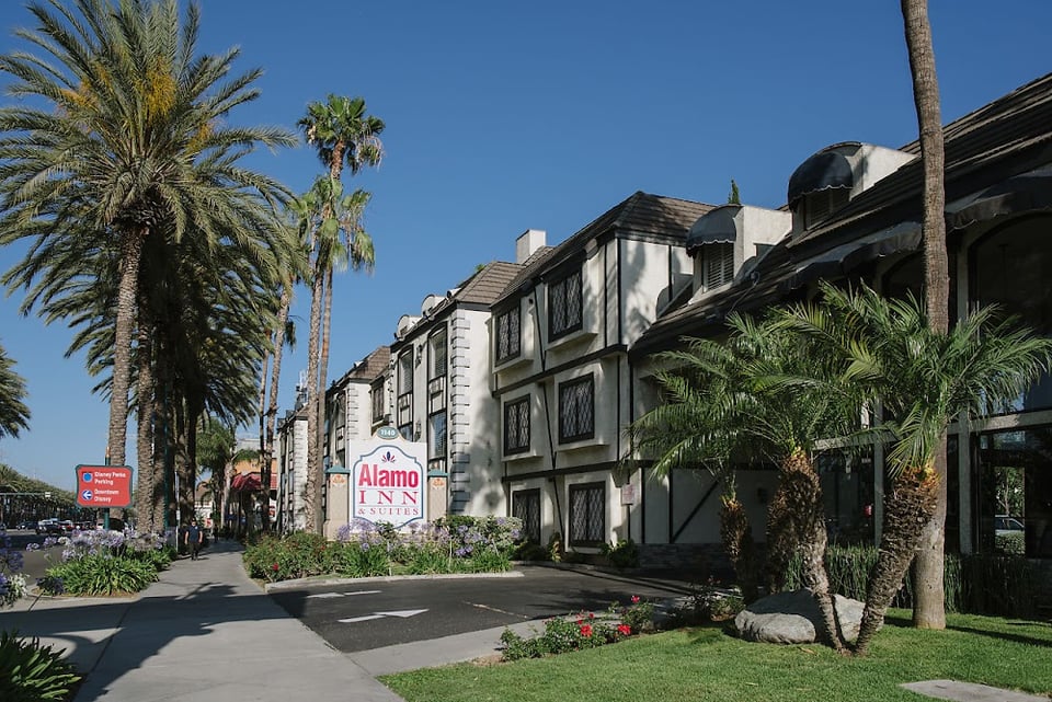 Alamo-Inn-And-Suites_