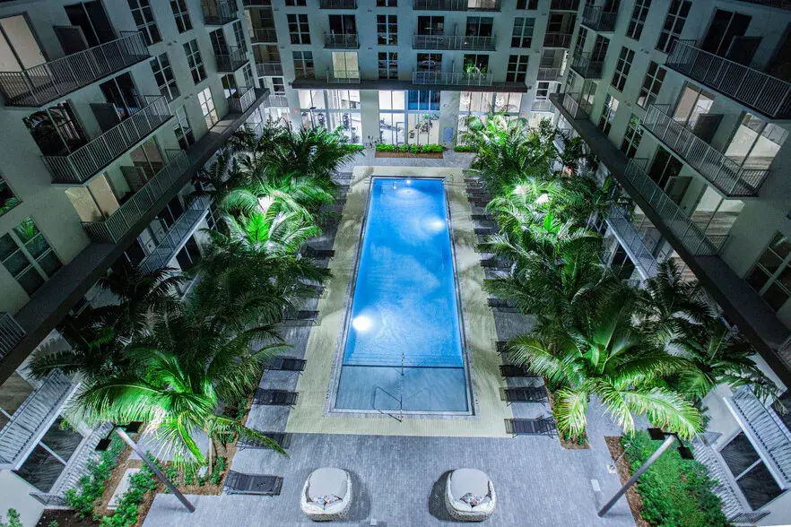 850-living-miami-fl-building-photo