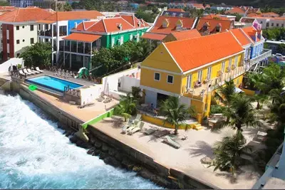 Scuba Lodge & Suites